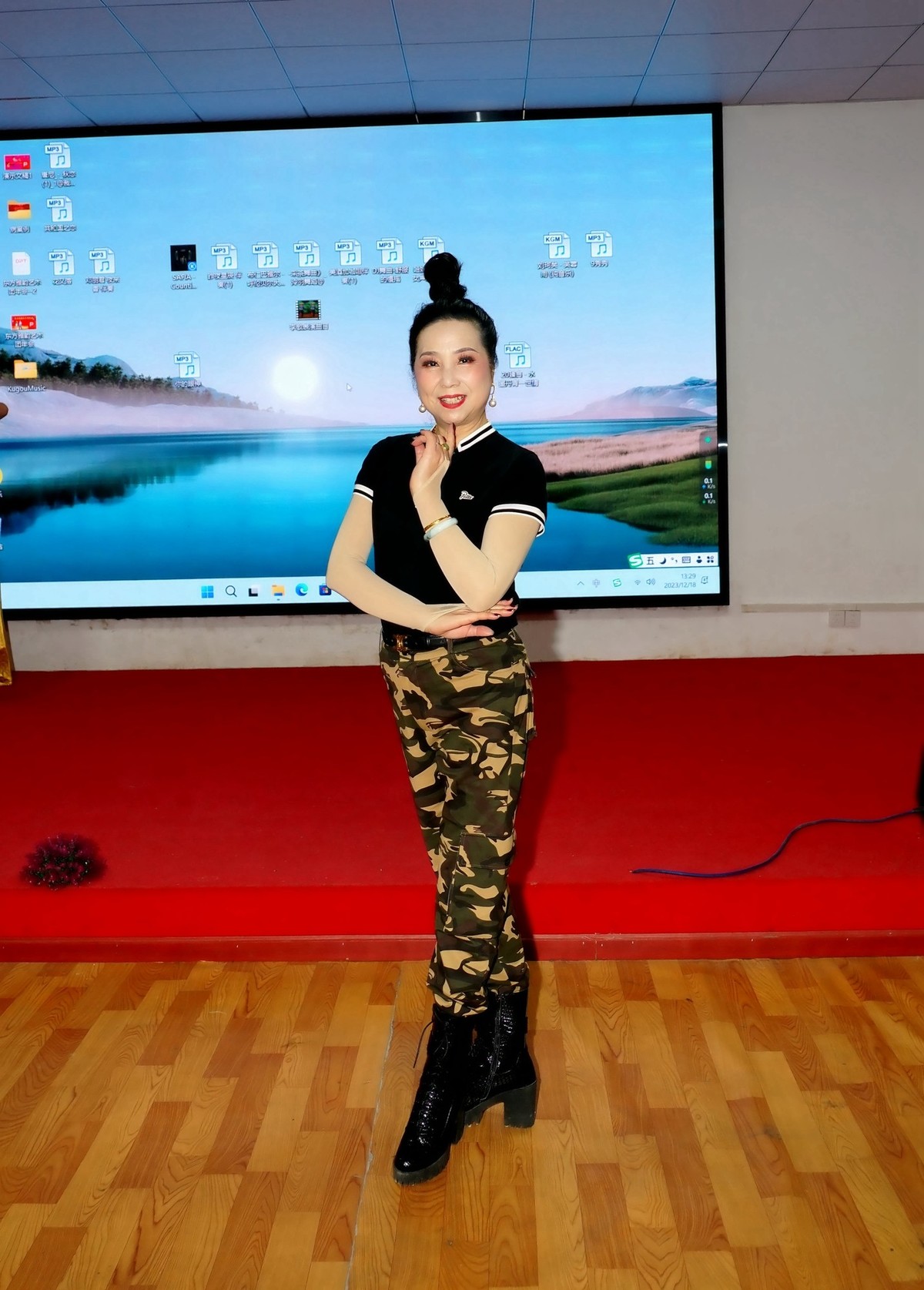 室内环境人像---年会上！