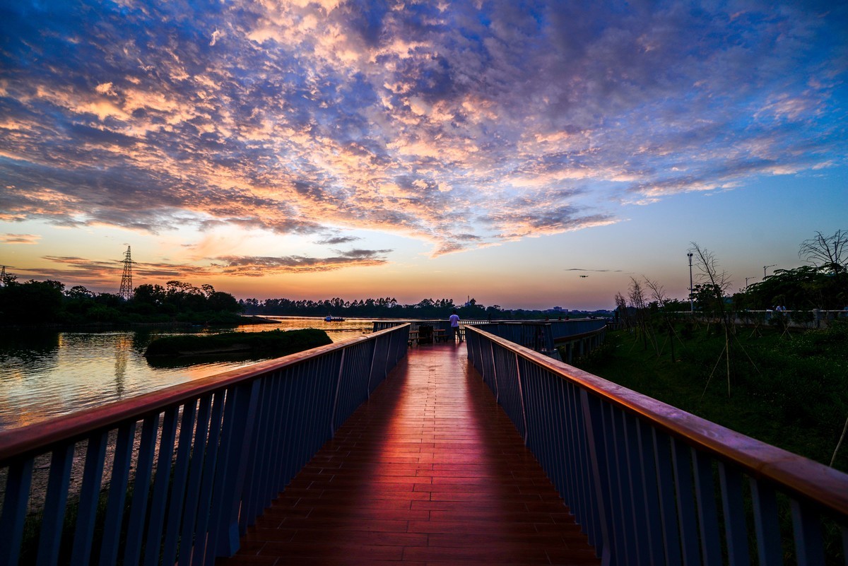 晚霞，阳江市石觉公园日落。