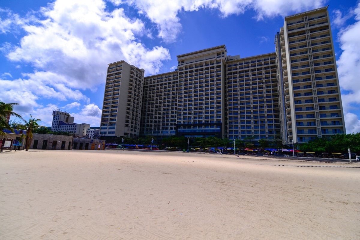 夏日海边，阳江市海陵岛海滨公园。