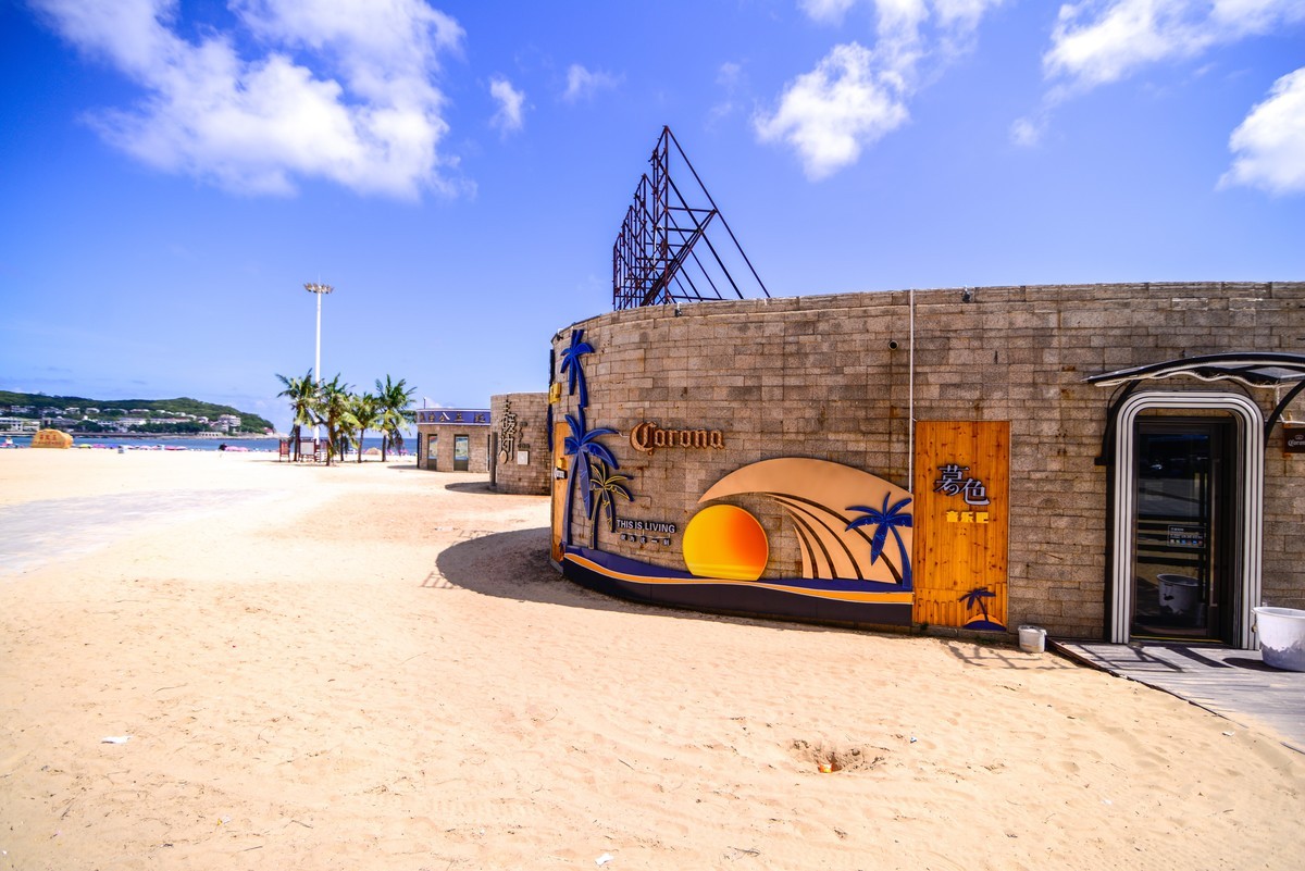 夏日海边，阳江市海陵岛海滨公园。