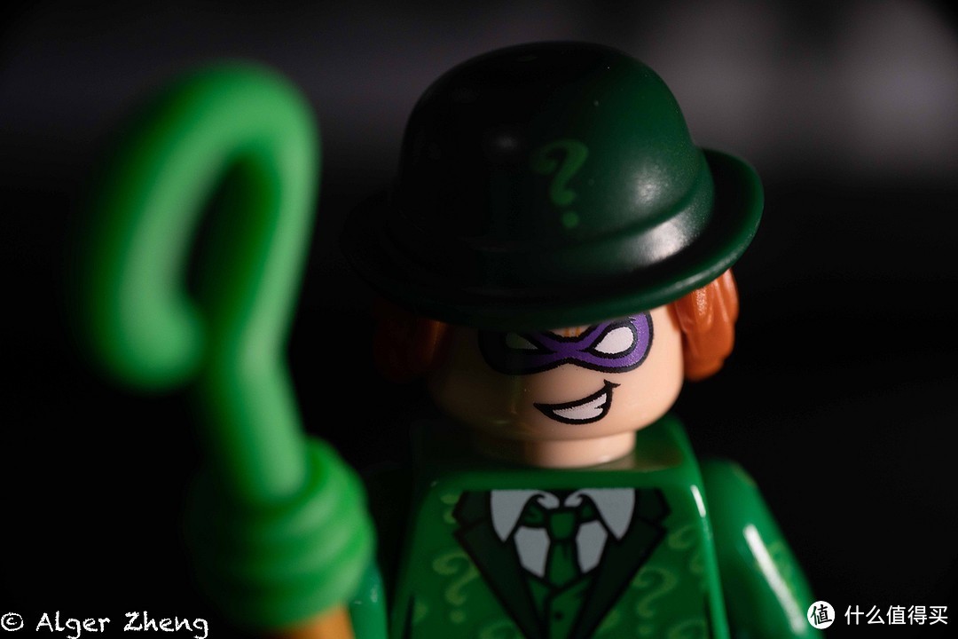 342元买的二手微距镜头，性价比爆棚，覆盖全画幅几乎无暗角，乐高摄影最佳搭档