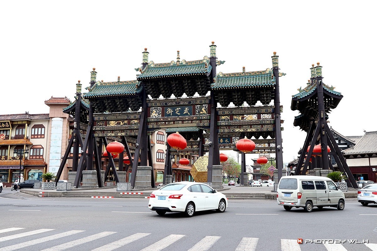 晋陕行——大同古城之法华寺、九龙壁和四牌楼