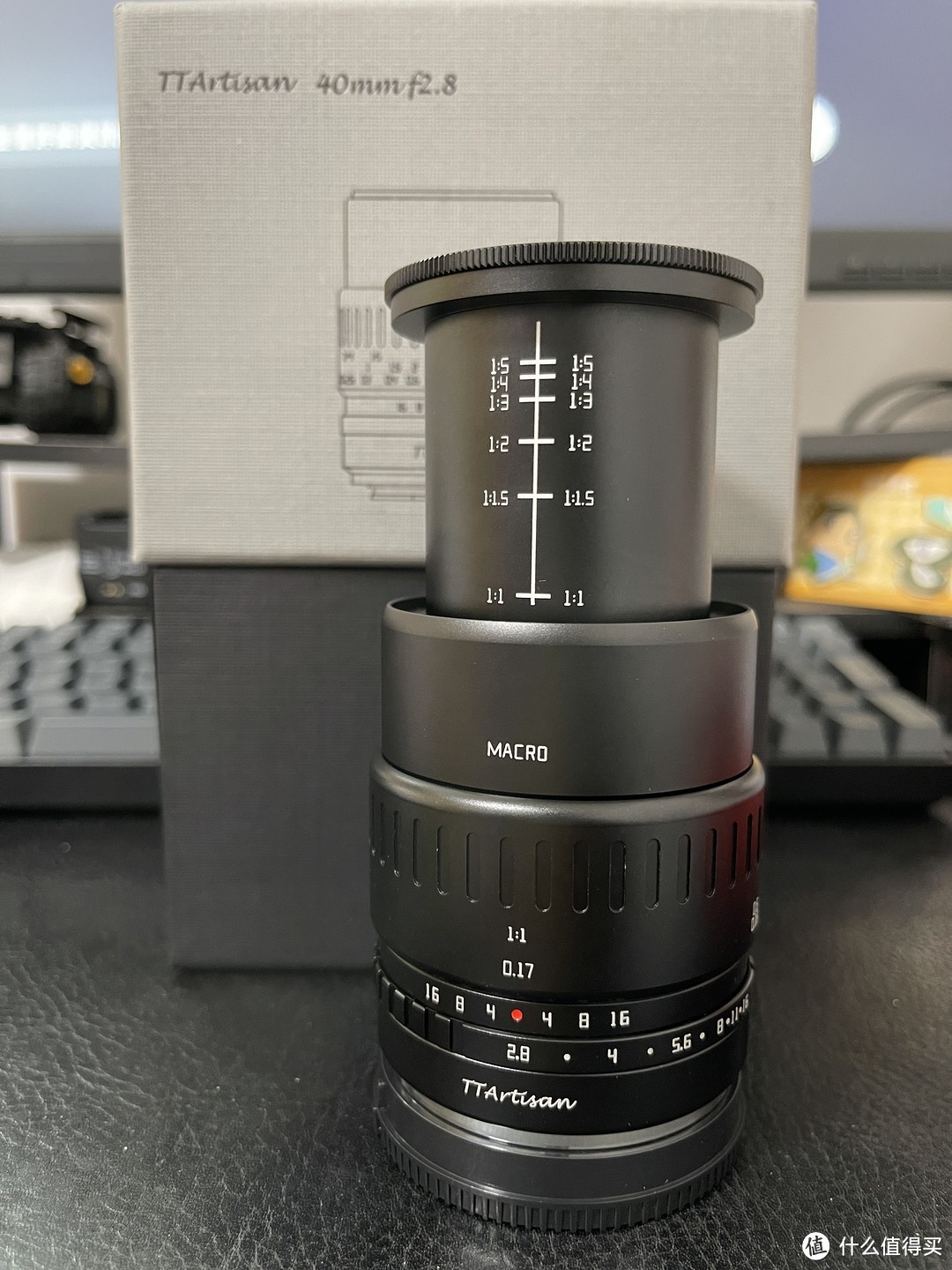 342元买的二手微距镜头，性价比爆棚，覆盖全画幅几乎无暗角，乐高摄影最佳搭档