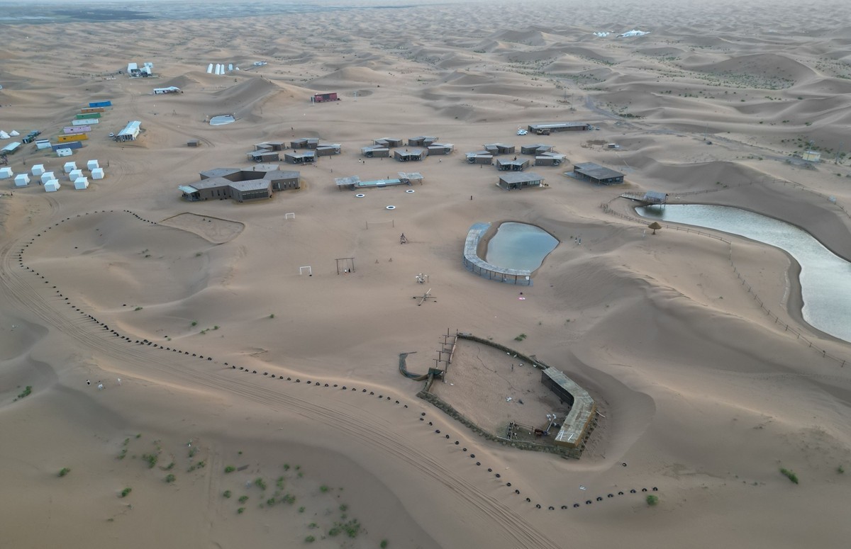 腾格里沙漠航拍一