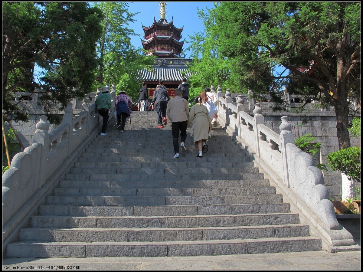 南京大报恩寺，鸡鸣寺，玄武湖。