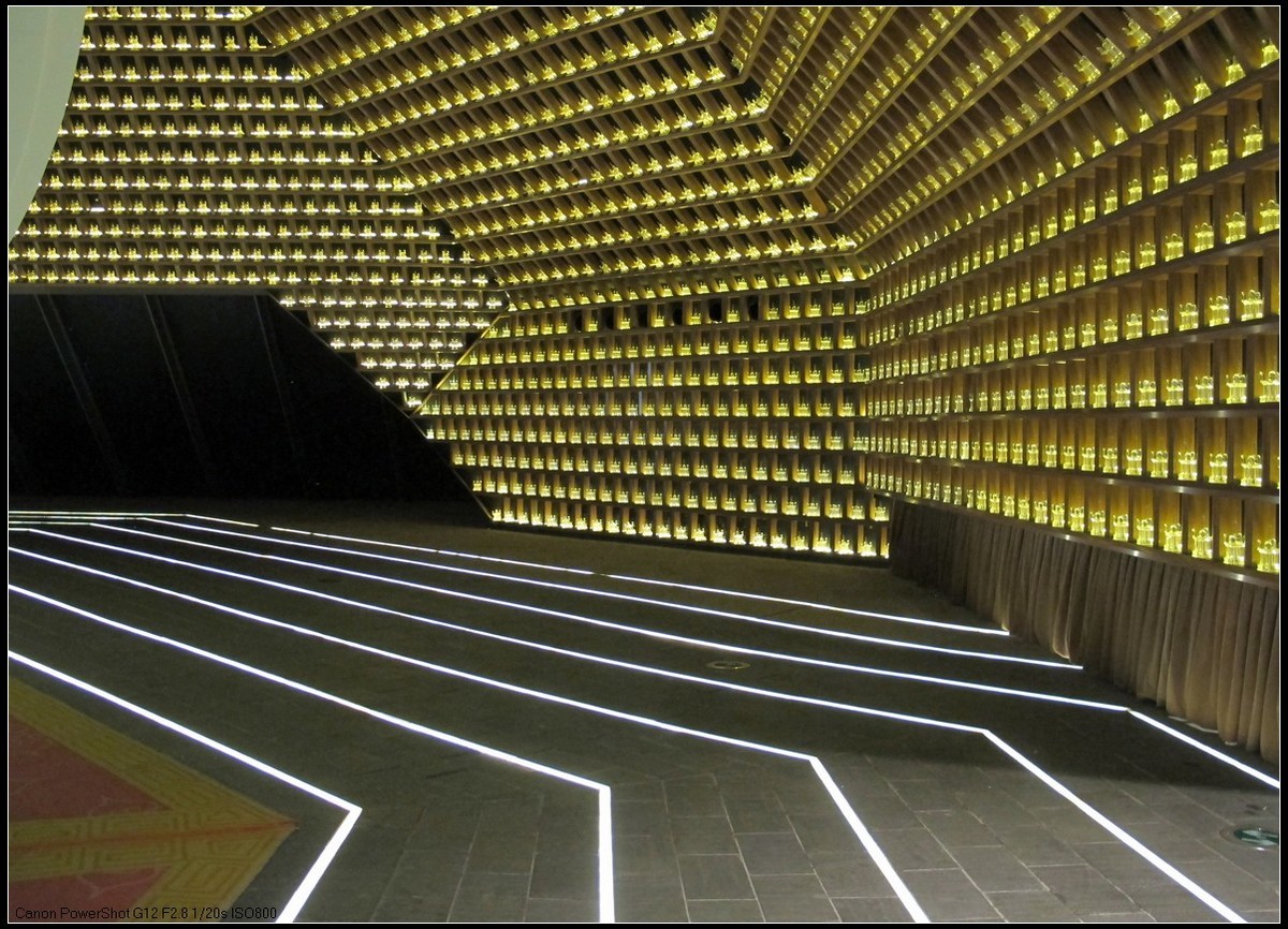 南京大报恩寺，鸡鸣寺，玄武湖。