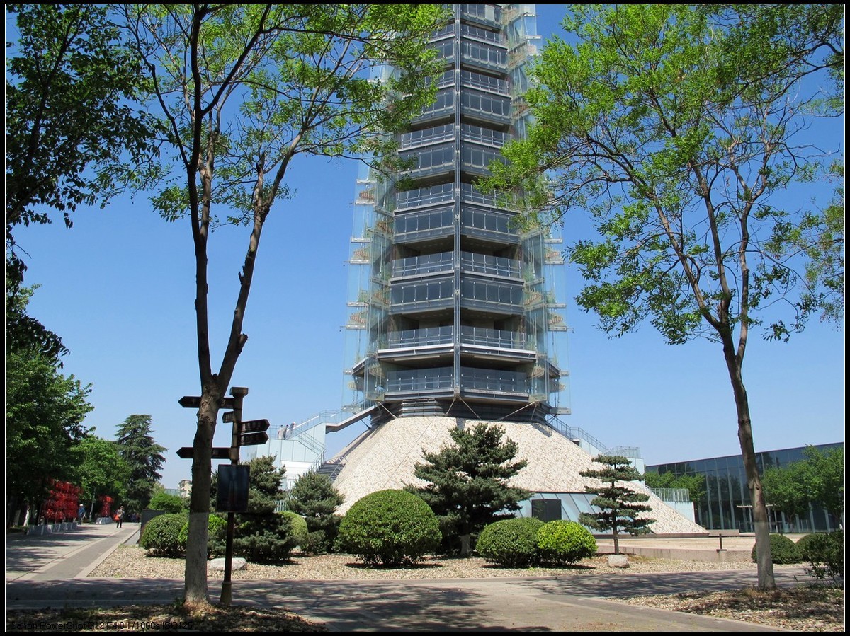 南京大报恩寺，鸡鸣寺，玄武湖。