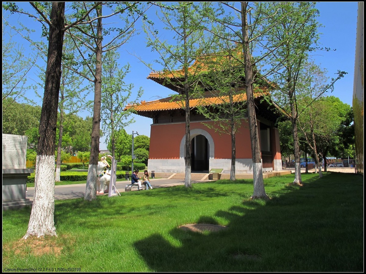 南京大报恩寺，鸡鸣寺，玄武湖。