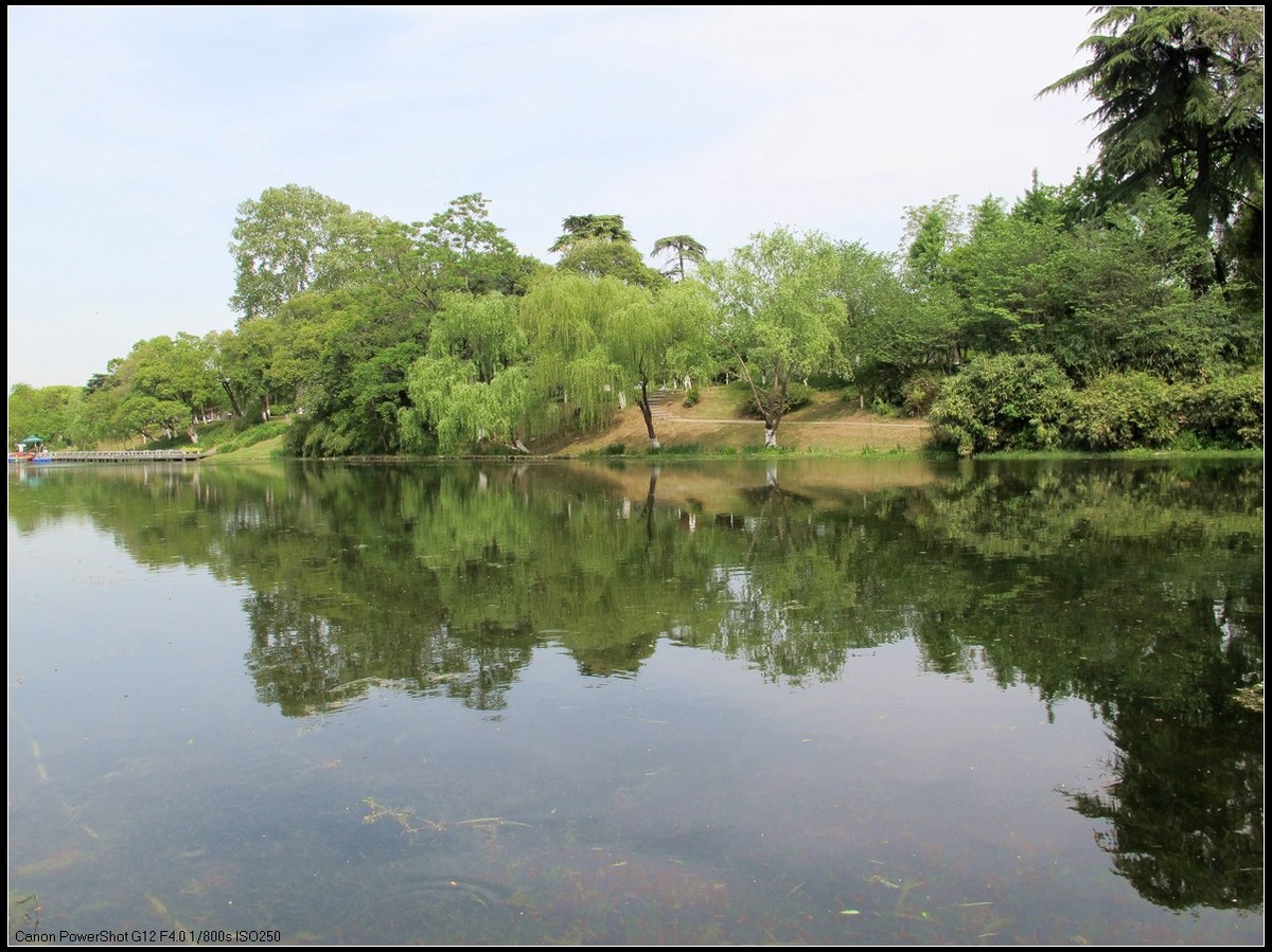 南京大报恩寺，鸡鸣寺，玄武湖。