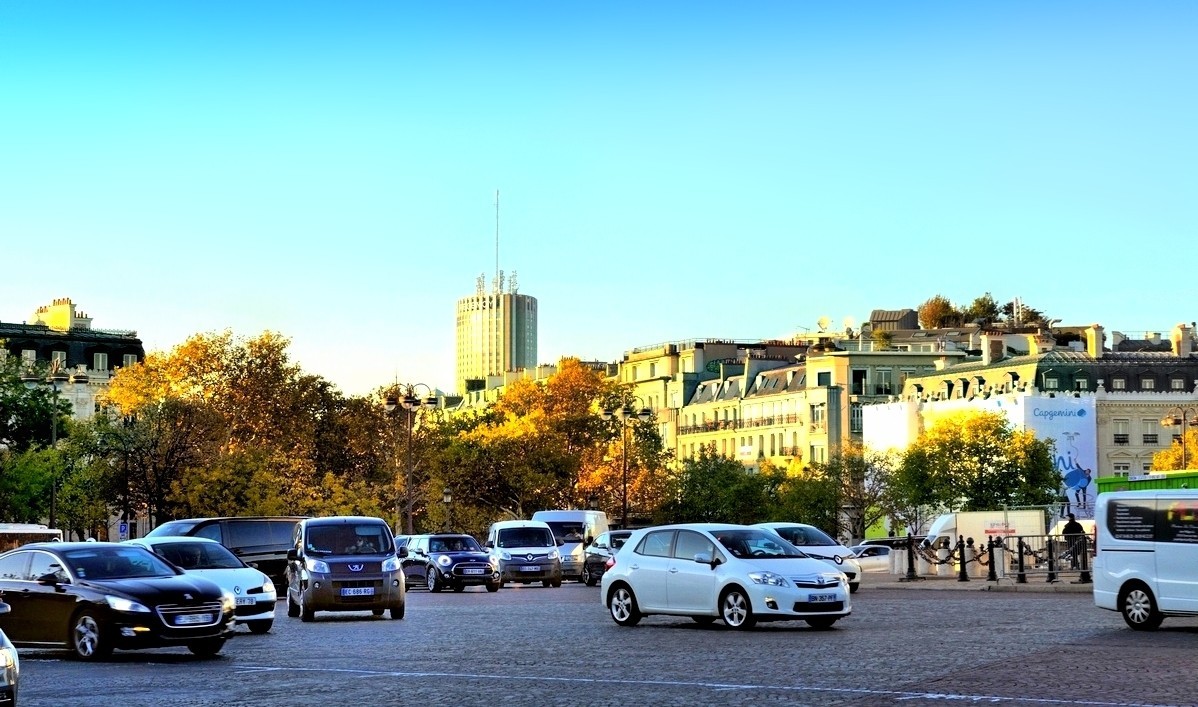 夕阳下的凯旋门