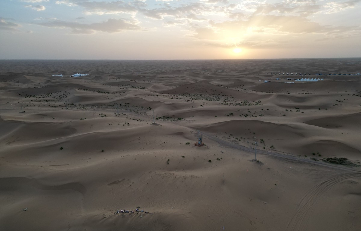 腾格里沙漠航拍一