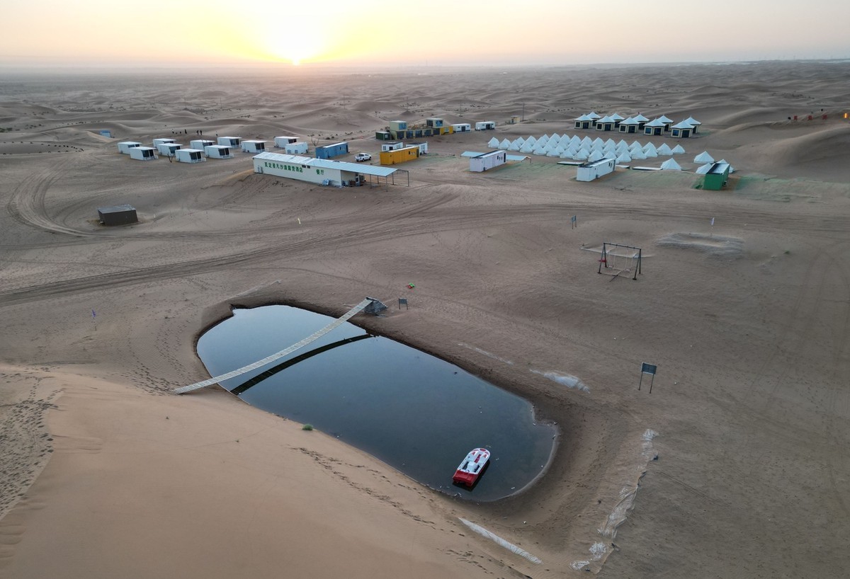 腾格里沙漠航拍一