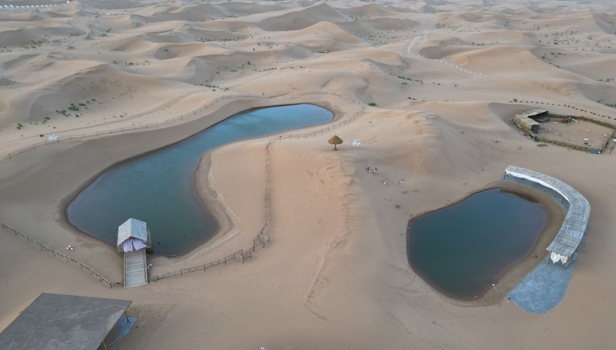 腾格里沙漠航拍一