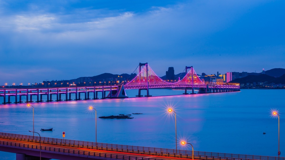 家乡的那片海------星海湾桥头的鱼鳞云