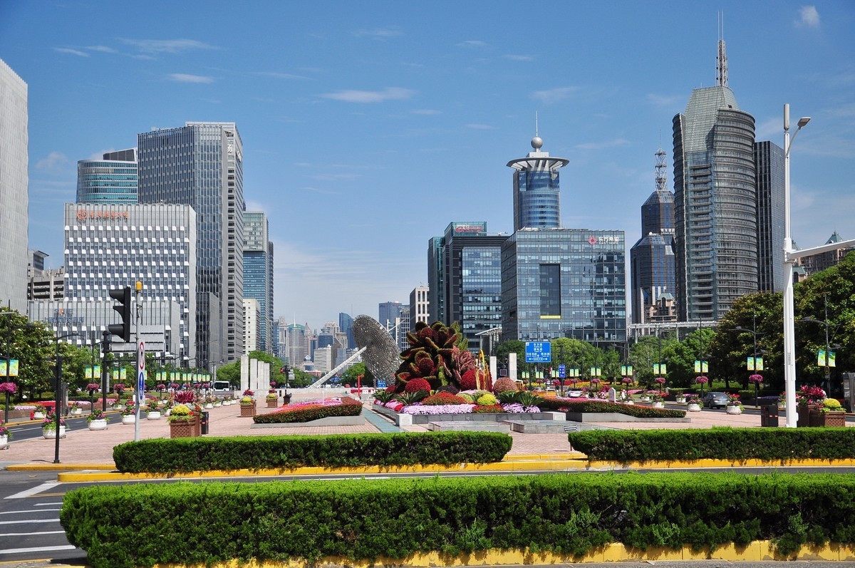 拿着相机继续扫街