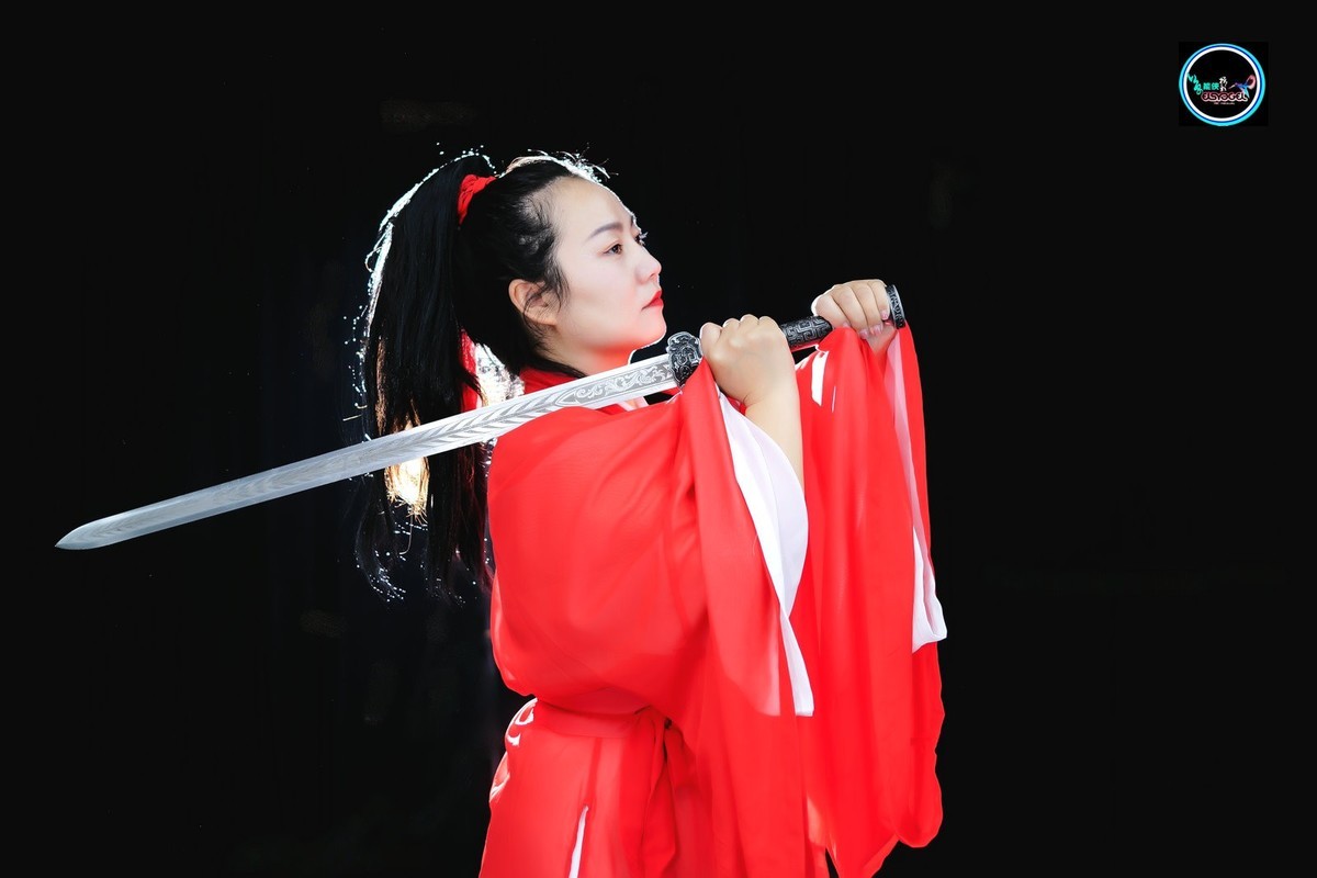 【忆舞·女剑客】---超超