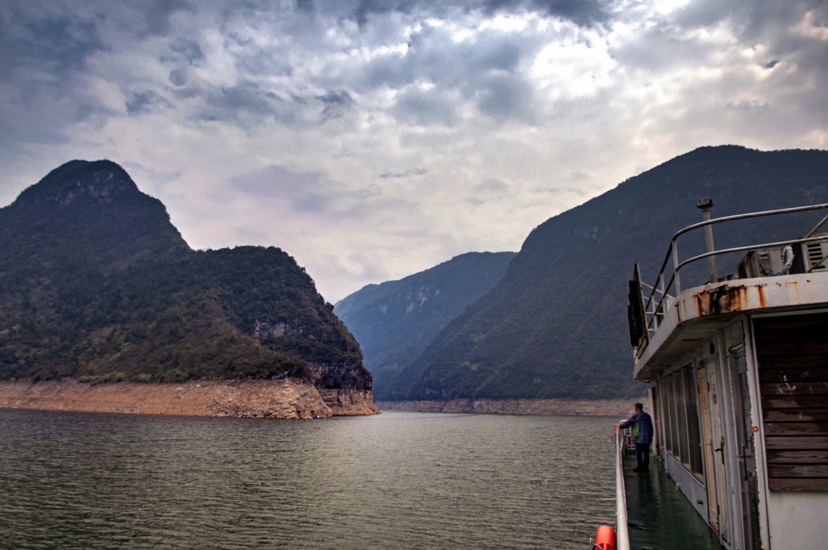 再发（船游大清江）