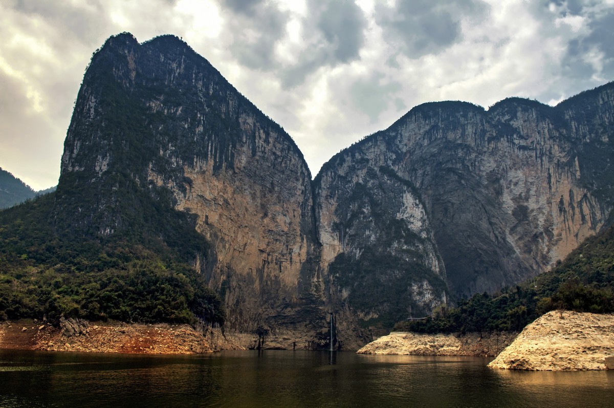 再发（船游大清江）