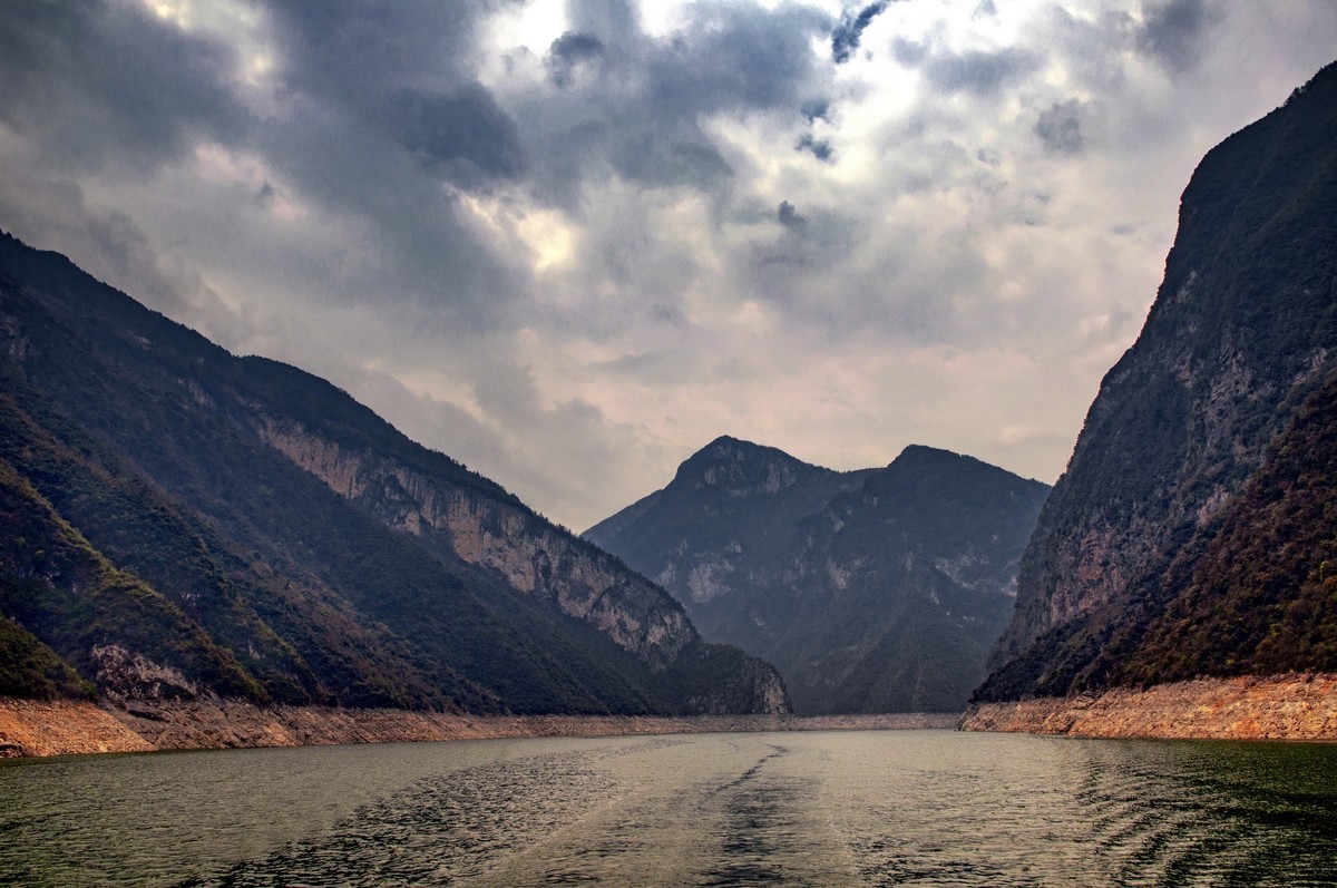 再发（船游大清江）