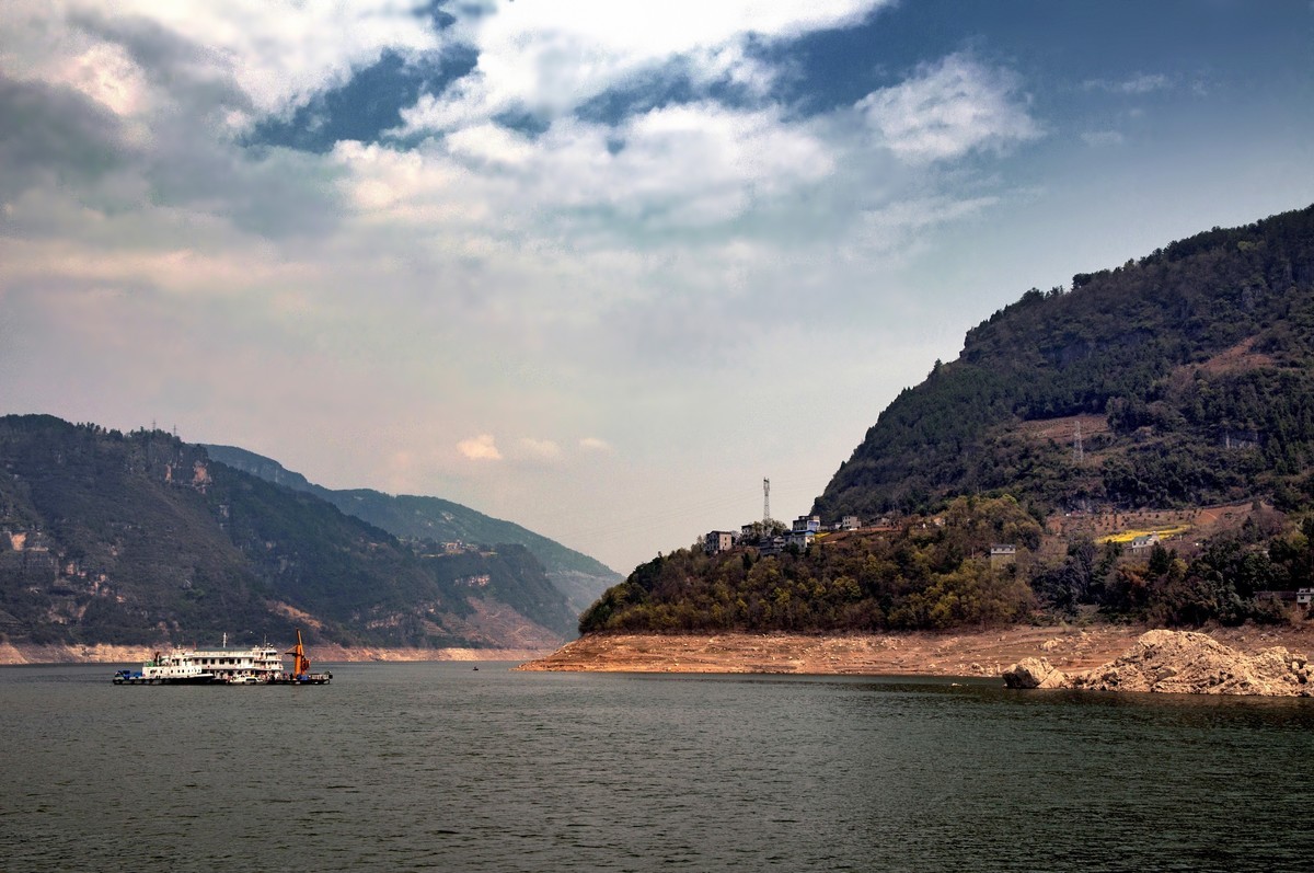 再发（船游大清江）