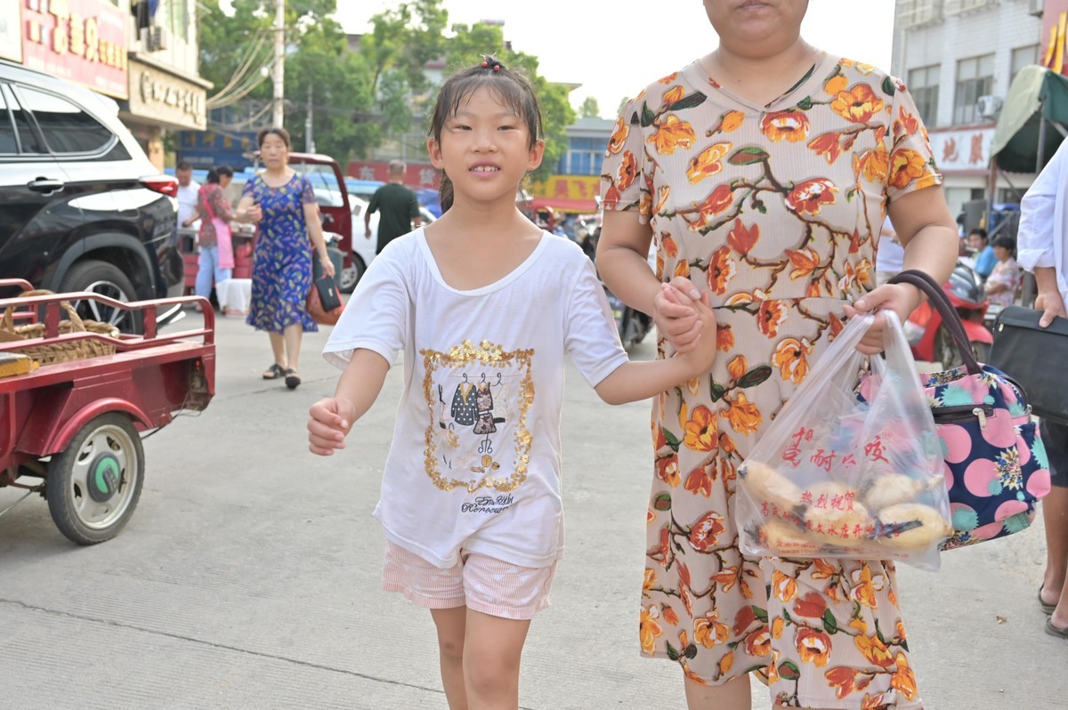 尼康Z40mmF2拍摄夏季农村赶集