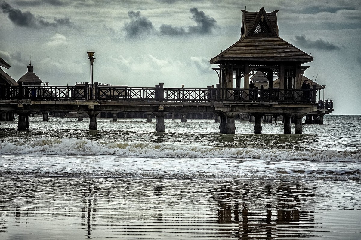 椰子之乡·文昌 · 高隆湾海上栈桥