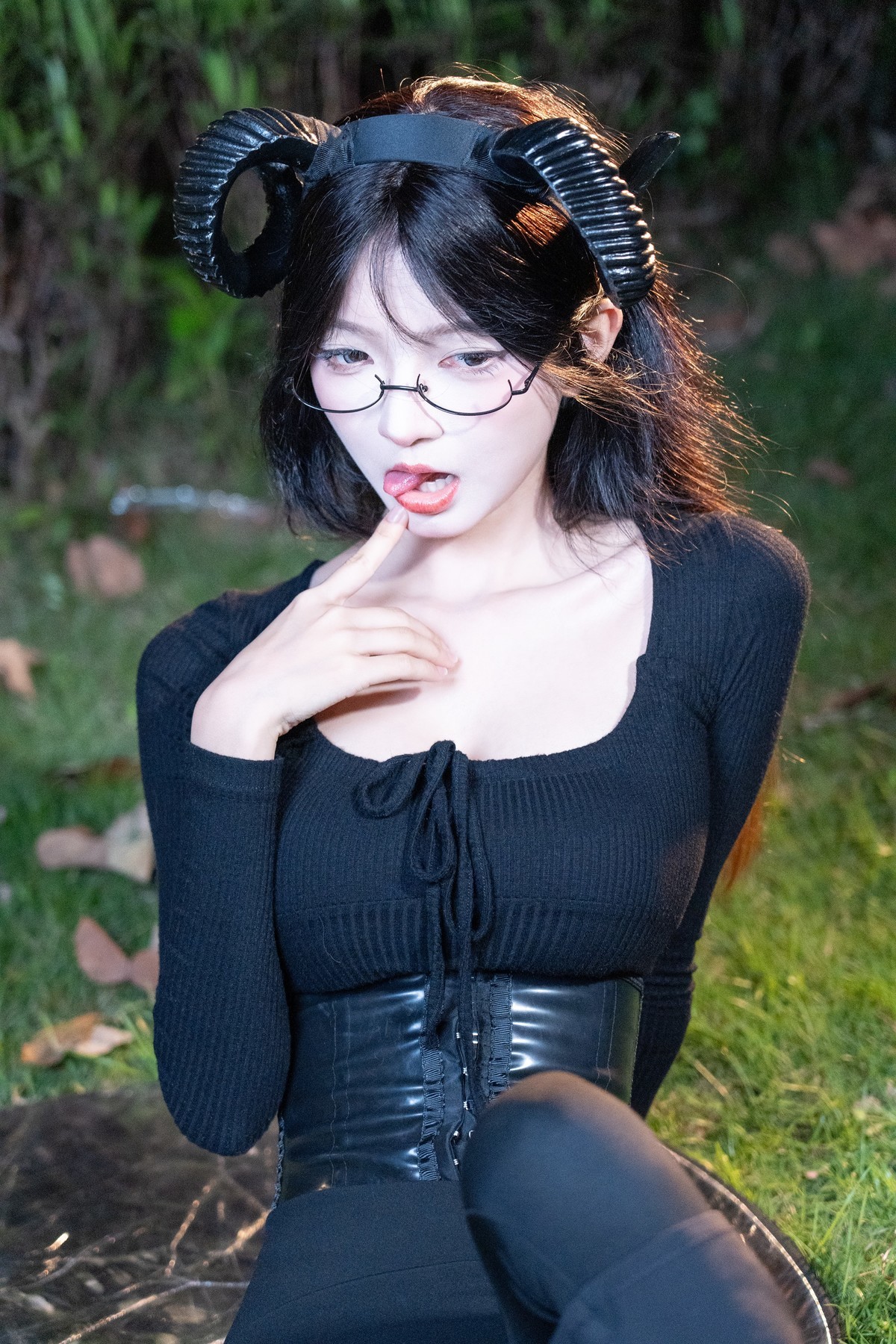 【紧身衣眼镜魅魔】-A4腰也太细了