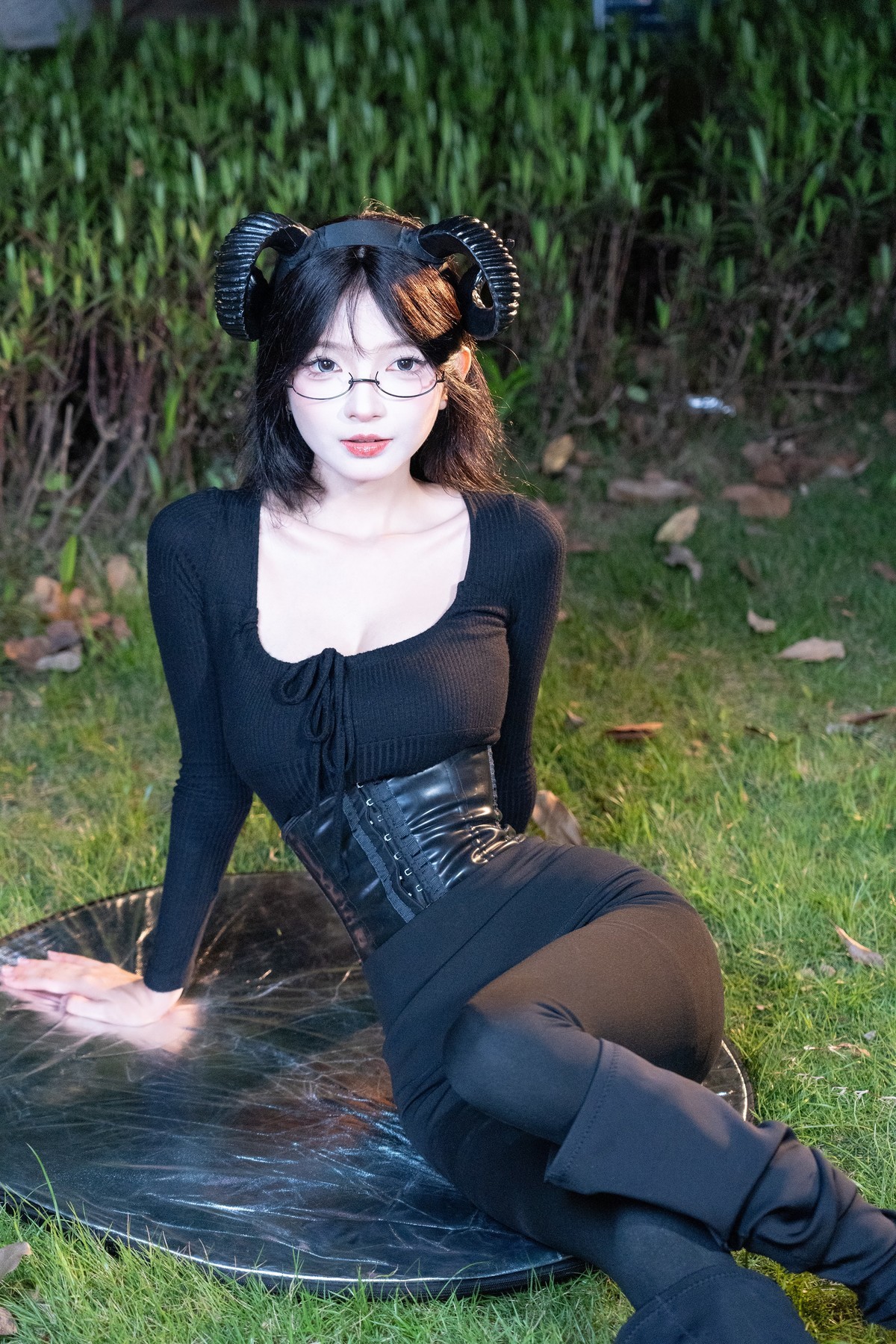 【紧身衣眼镜魅魔】-A4腰也太细了