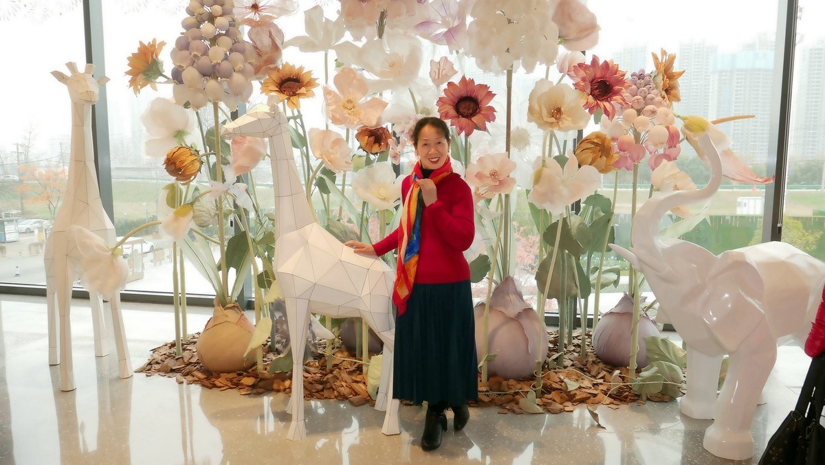 室内环境人像---汉江边云赫宾馆休闲的美女！