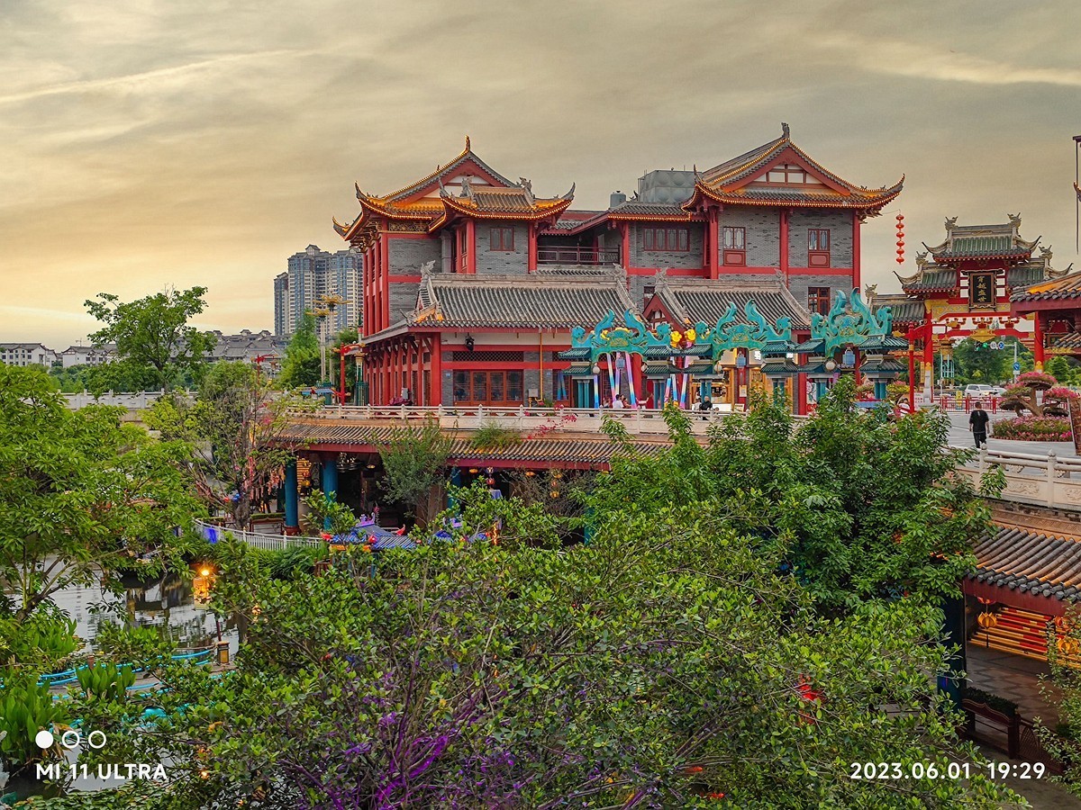 上海～成都～拉萨骑游随拍（43）网红打卡地——水街（续四）