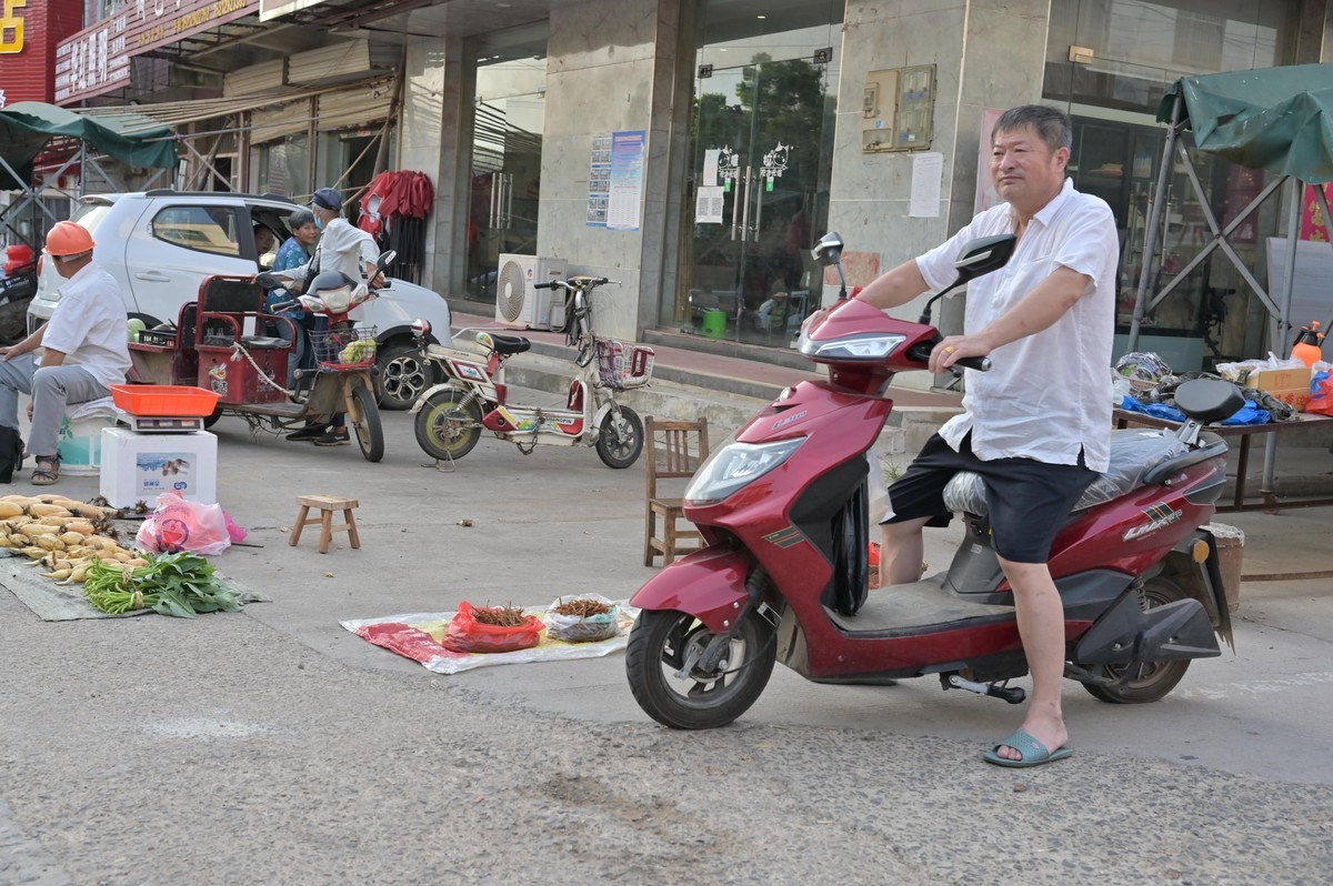 尼康Z40mmF2拍摄夏季农村赶集