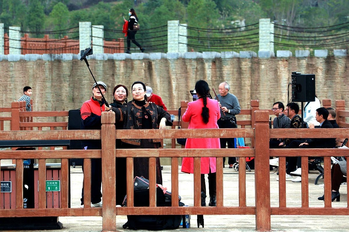 抓拍——开心游园人