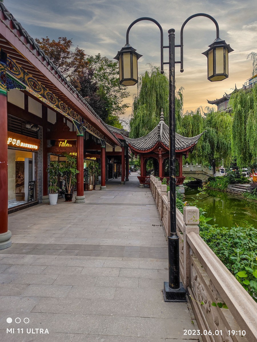 上海～成都～拉萨骑游随拍（43）网红打卡地——水街（续四）