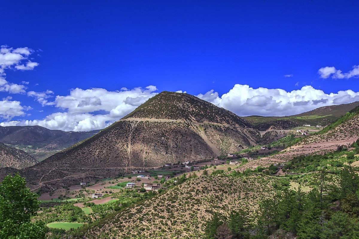 2019 . 06 . 离藏返川 · 路拍芒康景