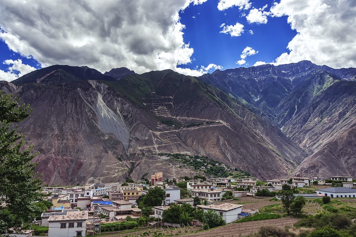 2019 . 06 . 离藏返川 · 路拍芒康景