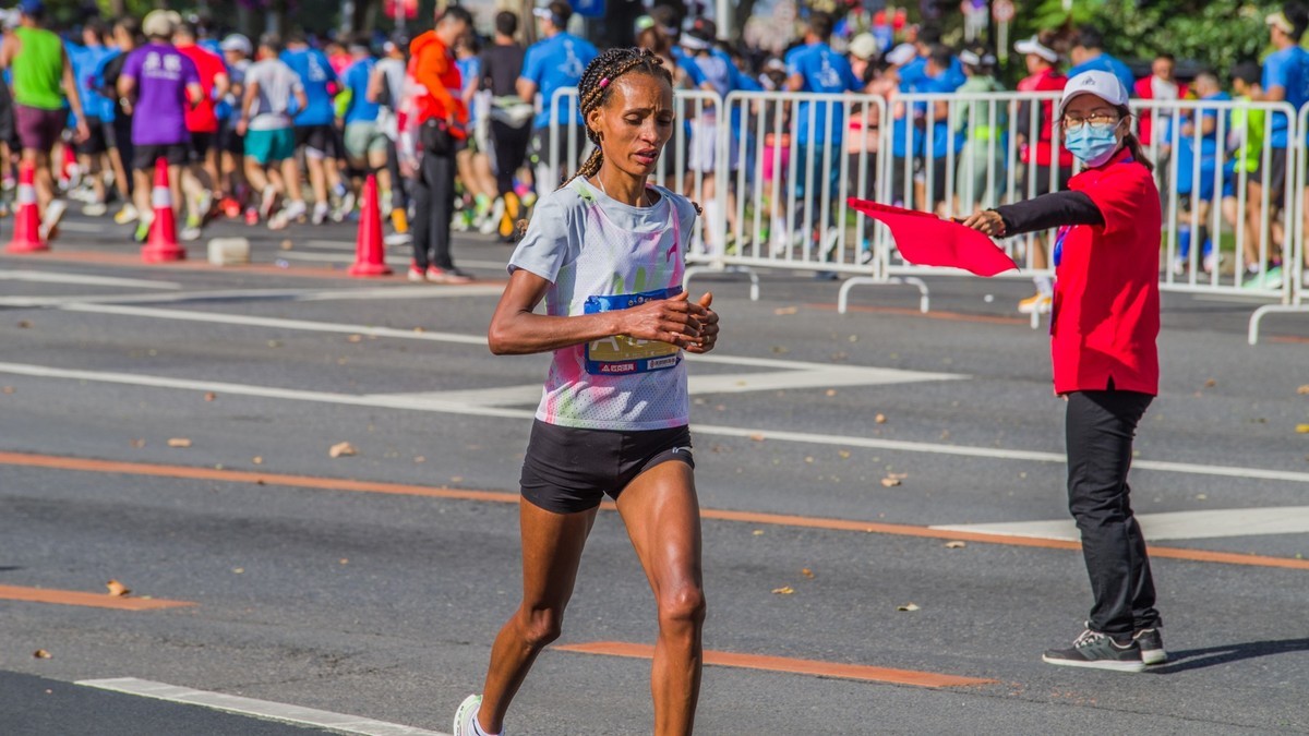 “大连新闻传媒集团”杯第33届大连马拉松赛之七