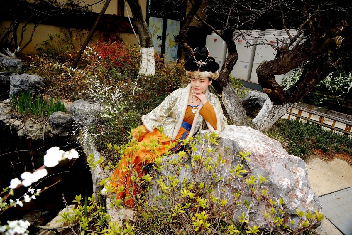 环境人像---东山问梅村的美女！