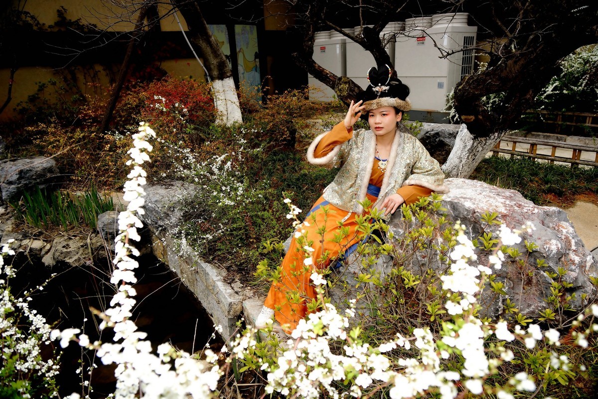 环境人像---东山问梅村的美女！