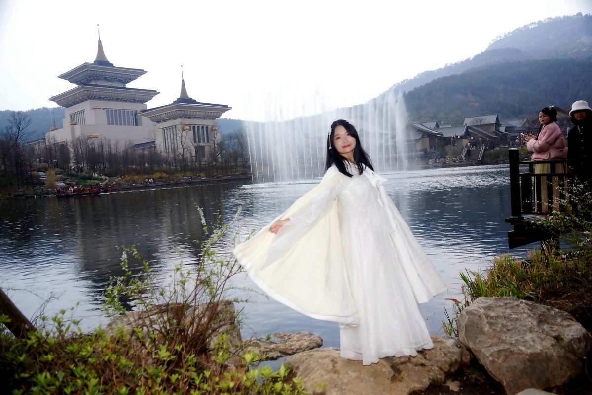 环境人像---东山问梅村的美女！