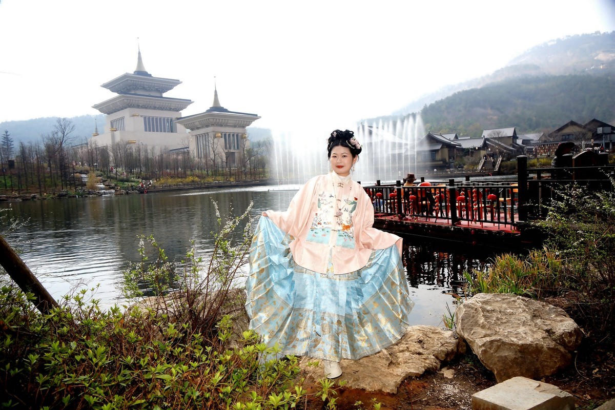 环境人像---东山问梅村的美女！