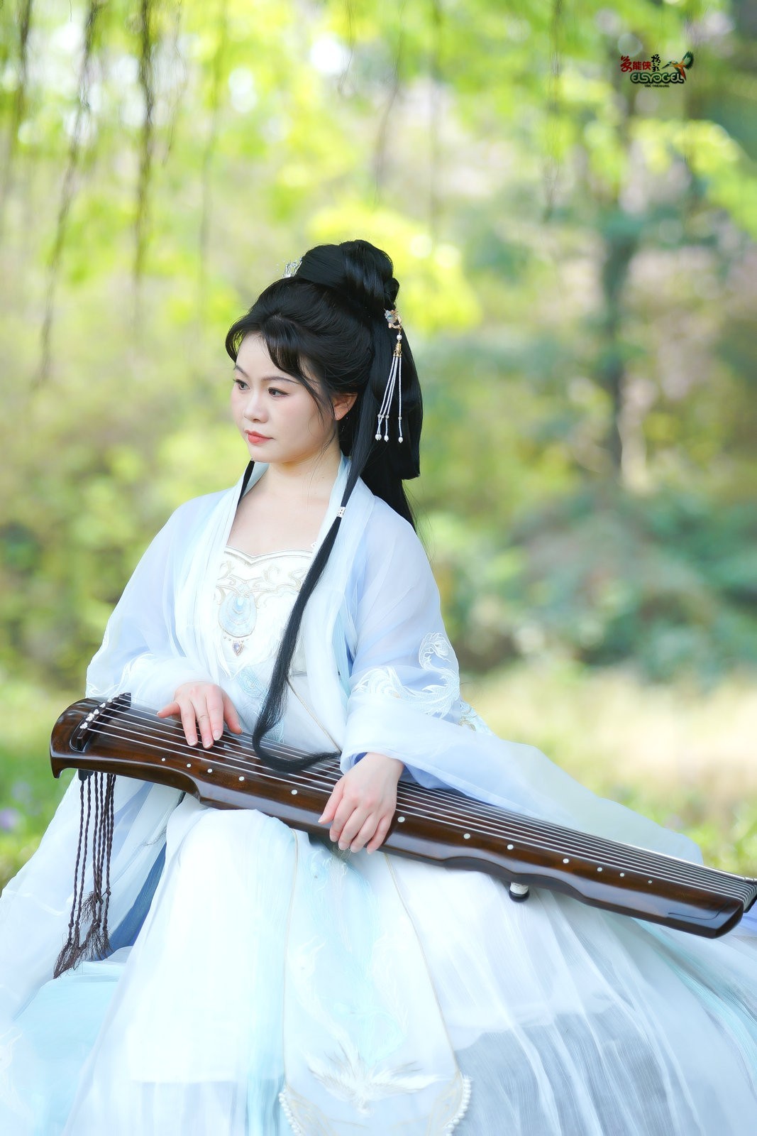 【仙女抚琴】---欧阳