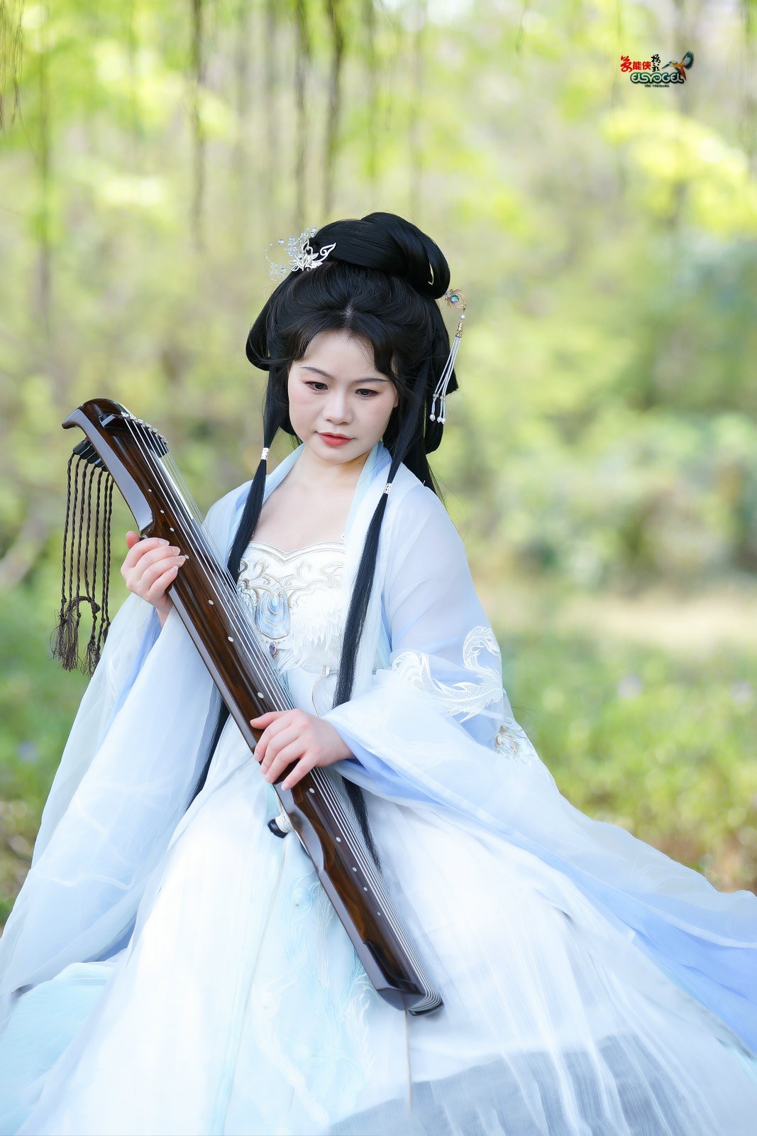 【仙女抚琴】---欧阳