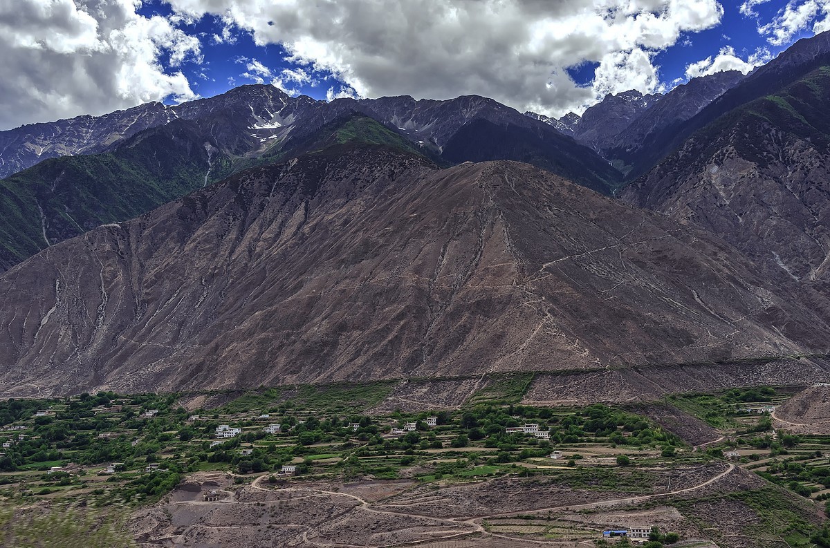 2019 . 06 . 离藏返川 · 路拍芒康景