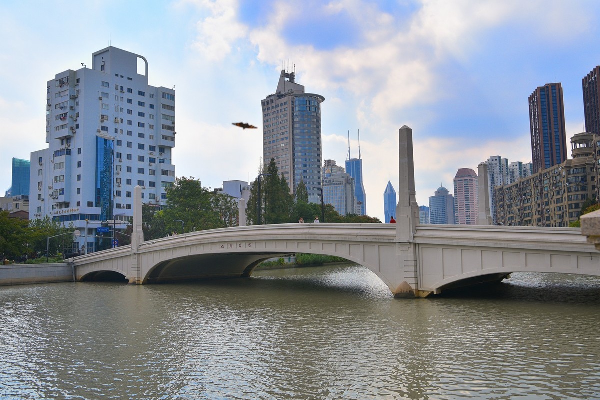 上海苏州河从西藏路桥到外白渡桥掠影上