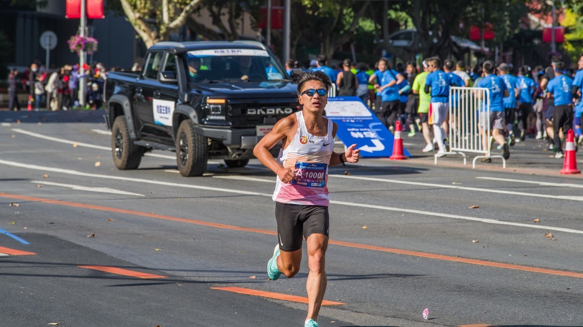 “大连新闻传媒集团”杯第33届大连马拉松赛之七