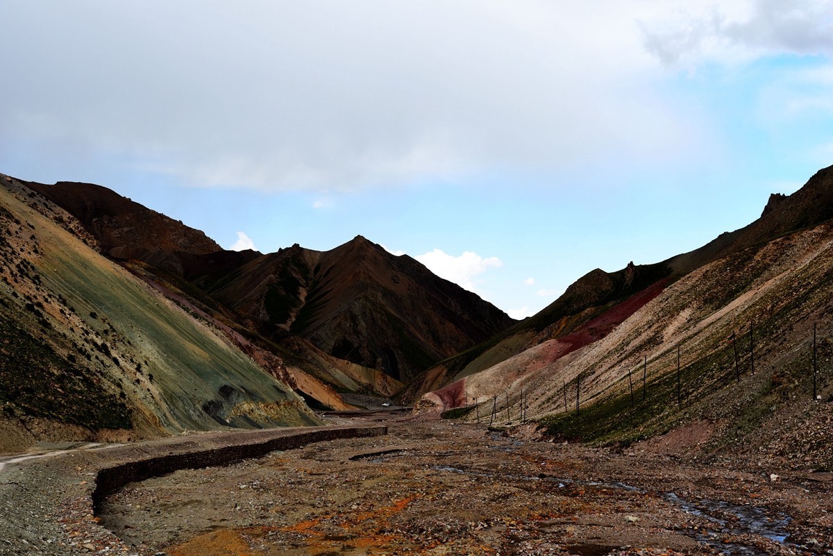 央隆乡至苏里乡之间有一处丹霞。。。。。。【3】