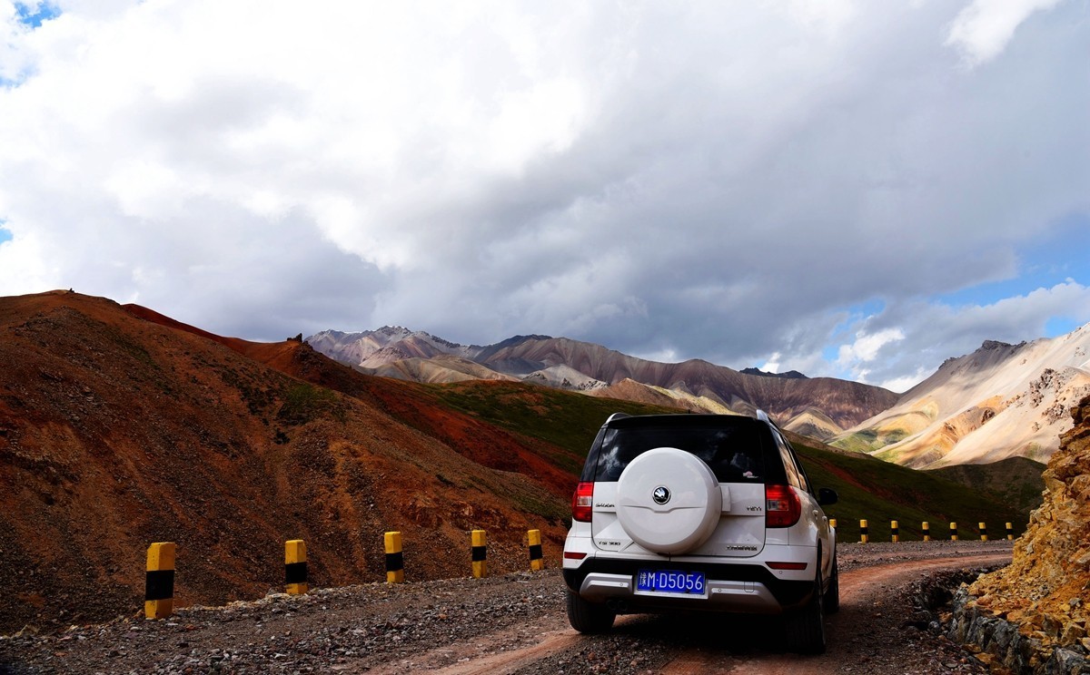 央隆乡至苏里乡之间有一处丹霞。。。。。。【3】