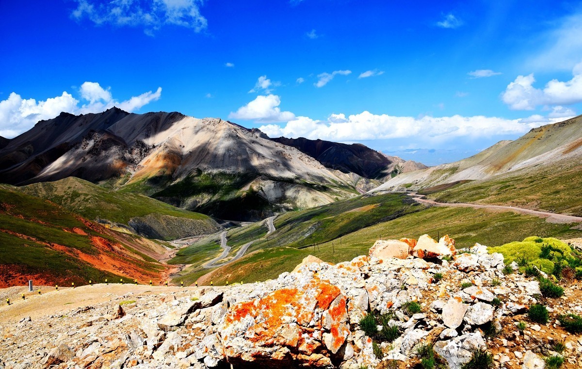 央隆乡至苏里乡之间有一处丹霞。。。。。。【3】