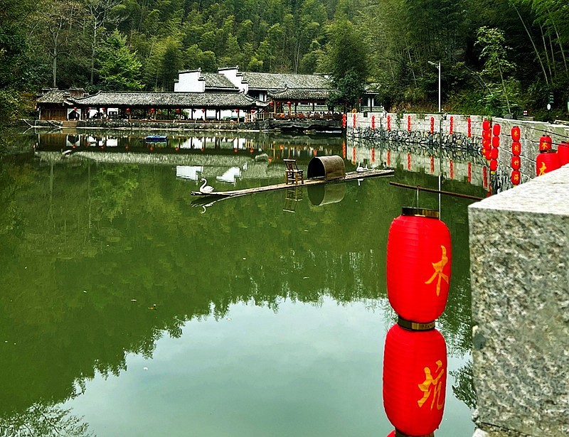 《不老松：纪实摄影》手机片：西递景！ (1)木坑 村秀女湖！