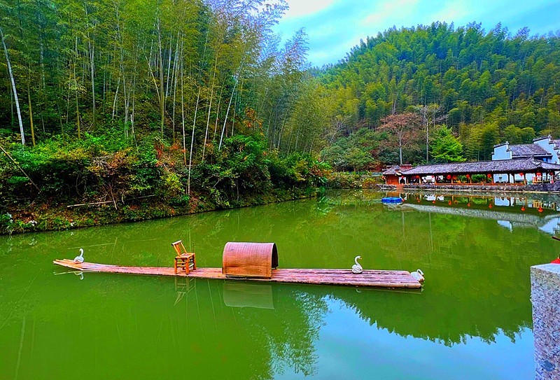 《不老松：纪实摄影》手机片：西递景！ (1)木坑 村秀女湖！
